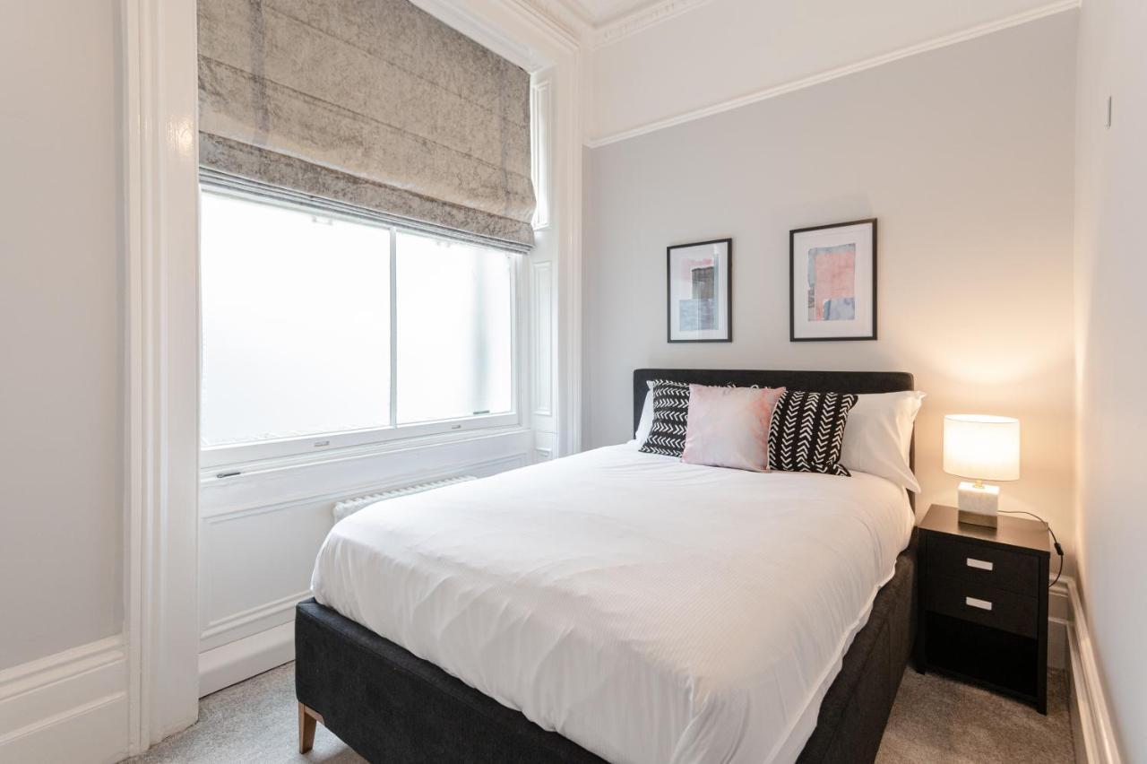 Kensington 2 Bed 2 Bath Apartment For 5 Guests Лондон Екстериор снимка